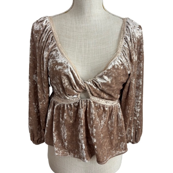 Free People Tops - Entro Champagne Crushed Velvet Ruffle Twist Babydoll Top Size M Pleated Peplum